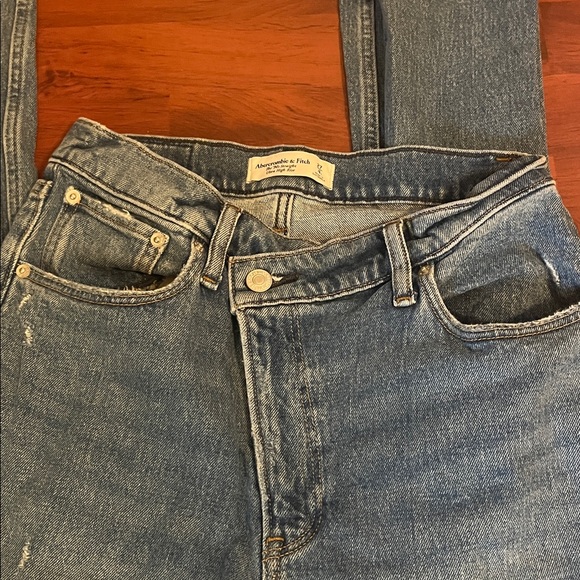Abercrombie 90s Straight Ultra High Rise LONG - Picture 2 of 5